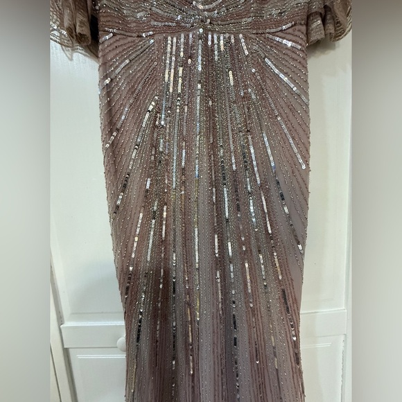 NWT |Mac Duggal 93583 Pink Vintage Rose Sequined V Neck Cape Sleeve Gown Size 8 - Picture 11 of 17